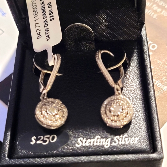 Geniune Diamond leverback earrings   full quarter caret ss NWT - Picture 1 of 17